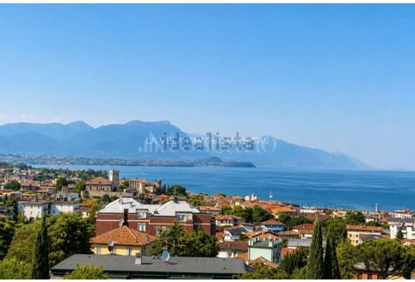 appartamento in affitto a Desenzano del Garda in zona Campeggio sul Vò