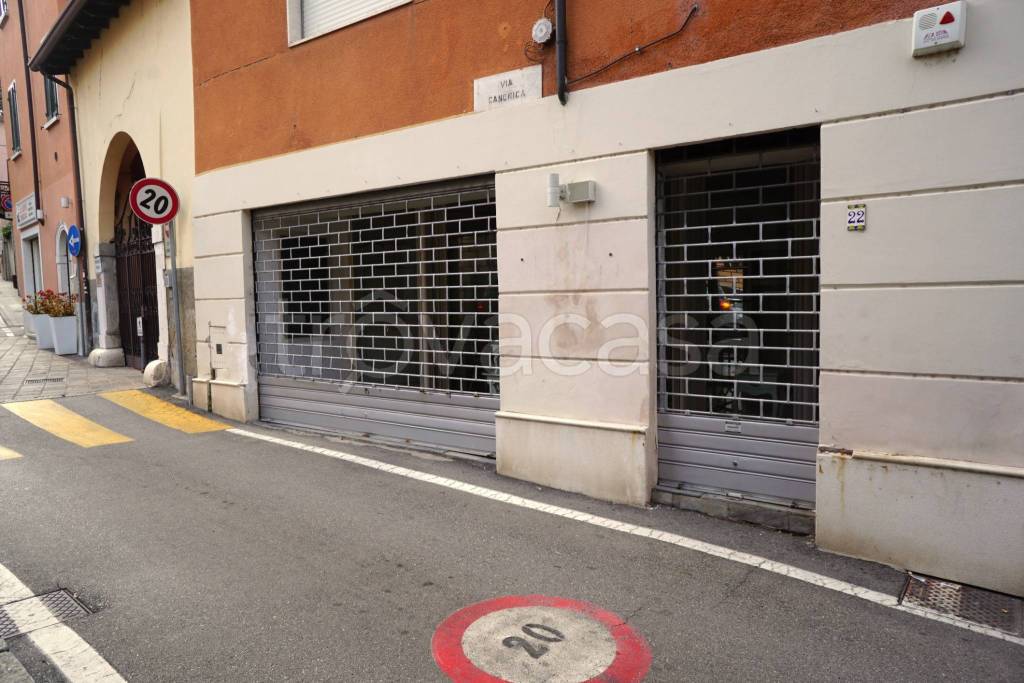 appartamento in affitto a Desenzano del Garda in zona Campeggio sul Vò