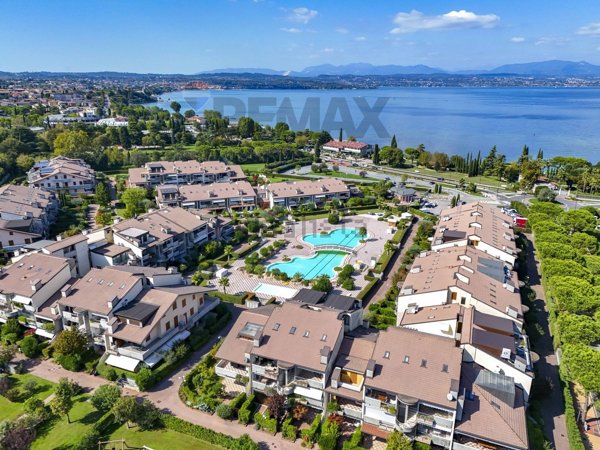 appartamento in affitto a Desenzano del Garda in zona Rivoltella