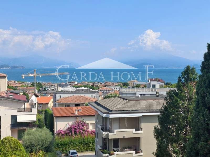 appartamento in affitto a Desenzano del Garda in zona Campeggio sul Vò