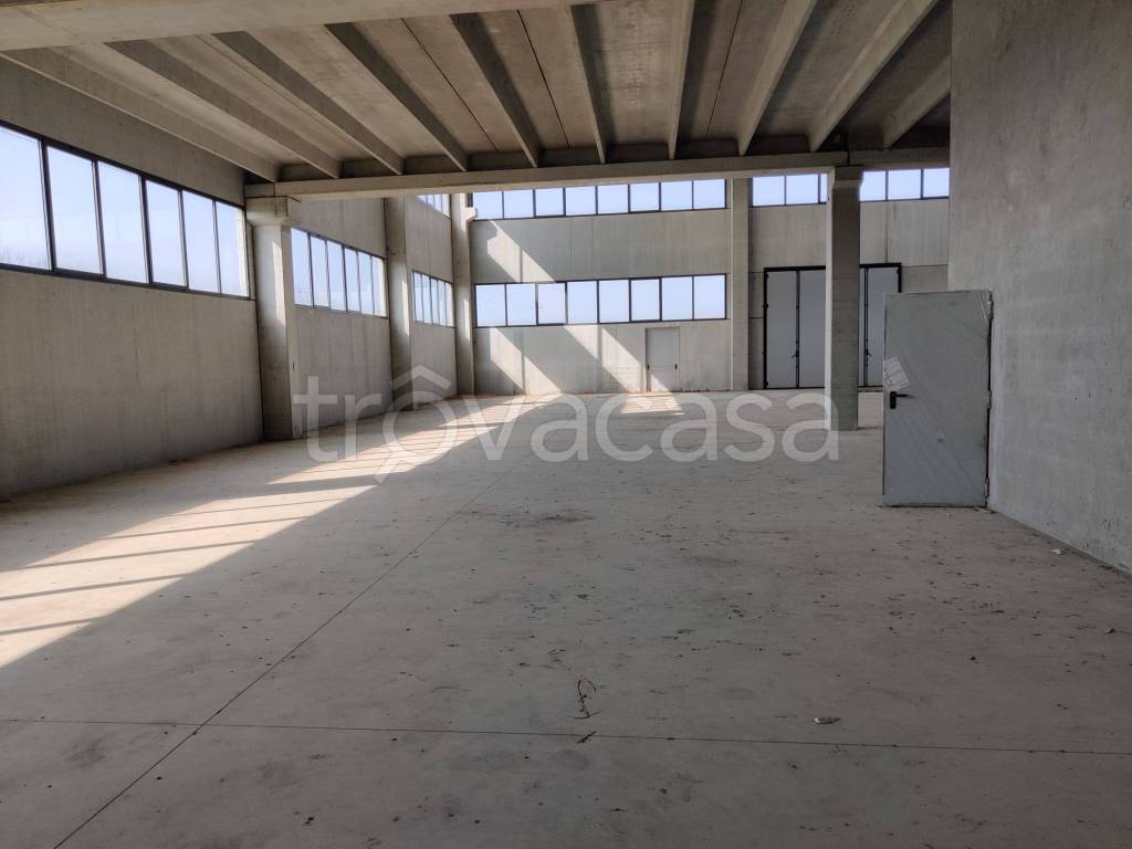 locale commerciale in affitto ad Edolo in zona Vico
