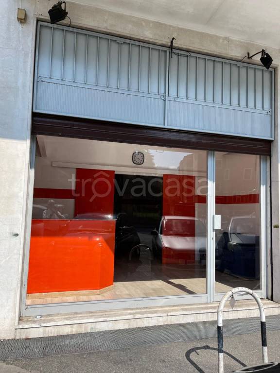 negozio in affitto ad Edolo in zona Vico