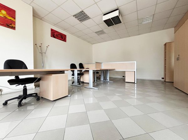 ufficio in affitto ad Edolo in zona Vico