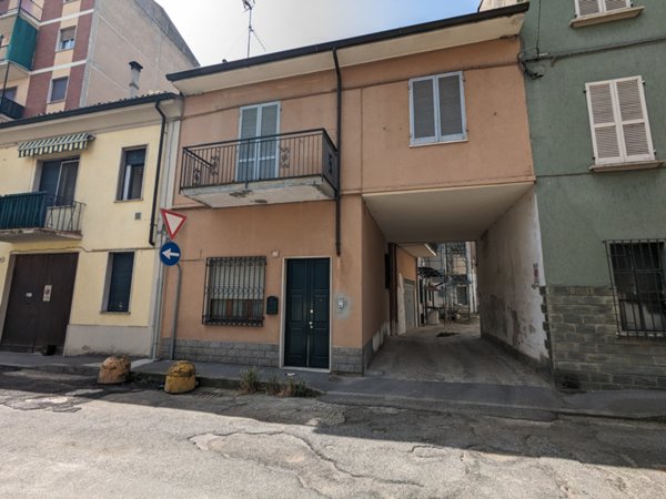casa indipendente in affitto ad Edolo in zona Vico