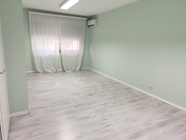 ufficio in affitto ad Edolo in zona Vico