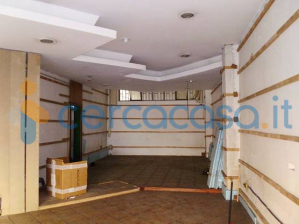 negozio in affitto ad Edolo in zona Vico