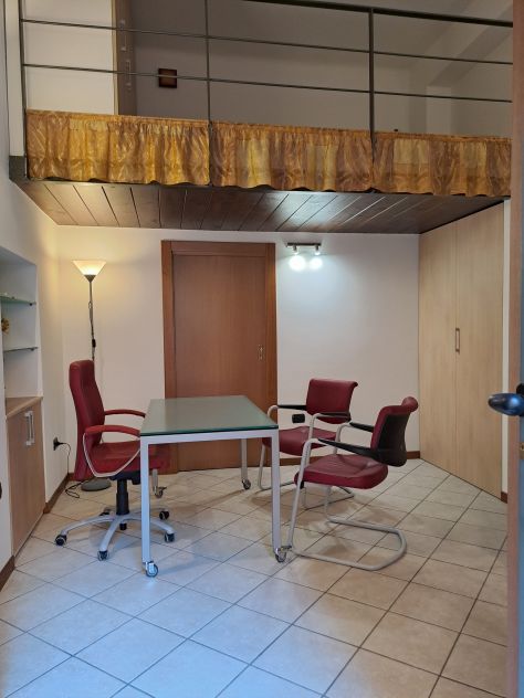 ufficio in affitto ad Edolo in zona Vico