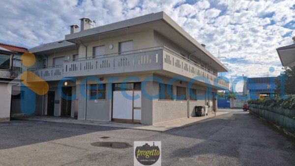 ufficio in affitto ad Edolo in zona Vico