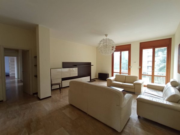 appartamento in affitto ad Edolo in zona Vico