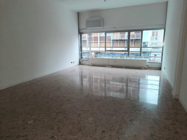 ufficio in affitto ad Edolo in zona Vico