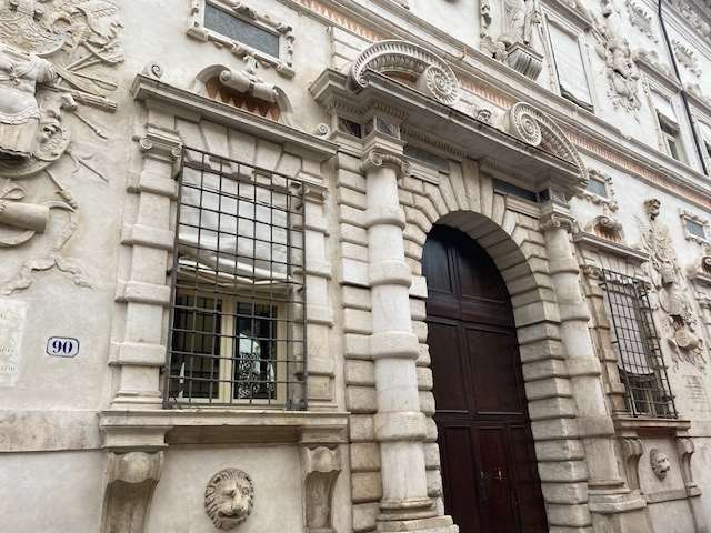 ufficio in affitto ad Edolo in zona Vico