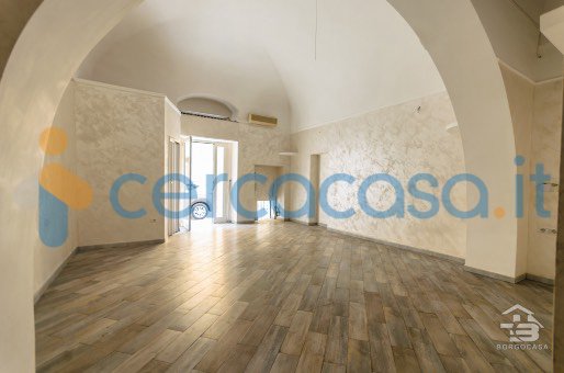 locale commerciale in affitto ad Edolo in zona Vico