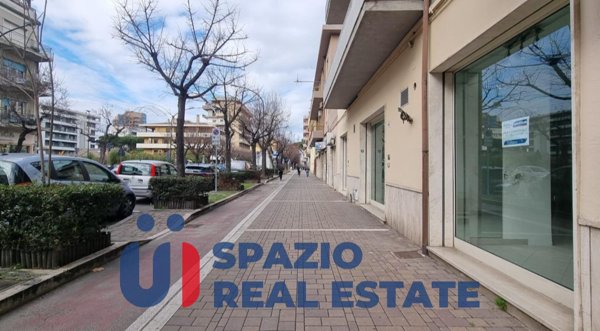 locale commerciale in affitto ad Edolo in zona Vico