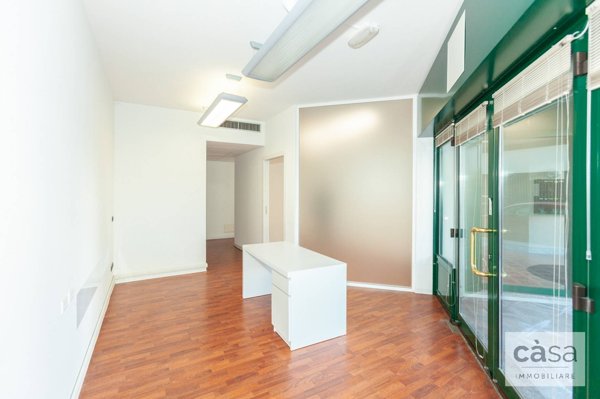 locale commerciale in affitto ad Edolo in zona Vico