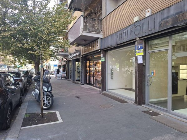 locale commerciale in affitto ad Edolo in zona Vico