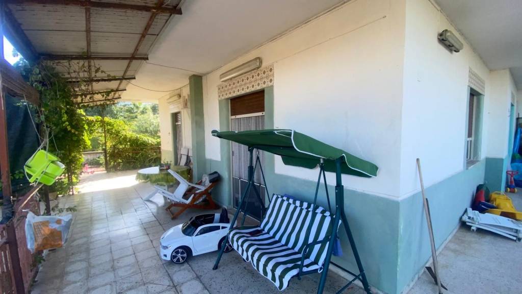 casa indipendente in affitto ad Edolo in zona Vico