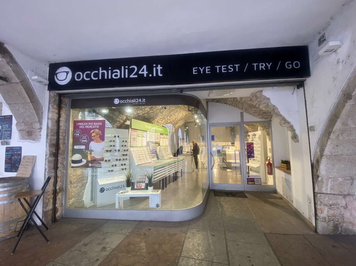 negozio in affitto ad Edolo in zona Vico