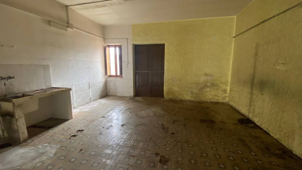 ufficio in affitto ad Edolo in zona Vico