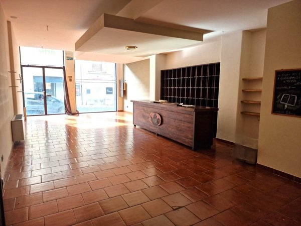 negozio in affitto ad Edolo in zona Vico