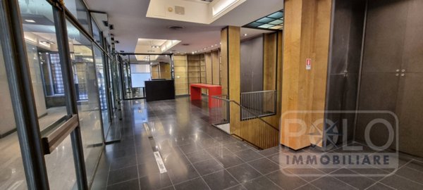 negozio in affitto ad Edolo in zona Vico