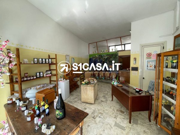 locale commerciale in affitto ad Edolo in zona Vico