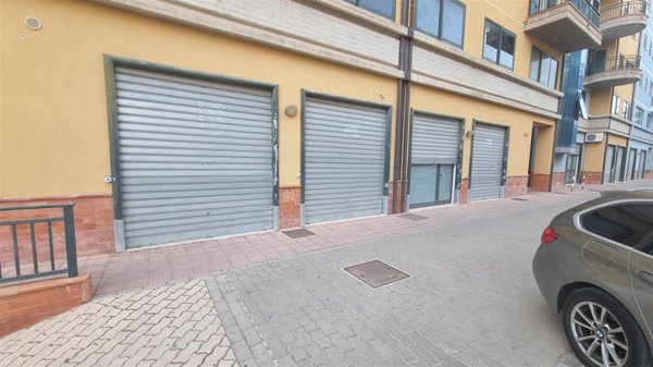 locale commerciale in affitto ad Edolo in zona Vico