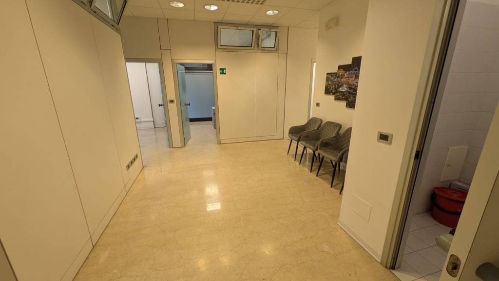 ufficio in affitto ad Edolo in zona Vico