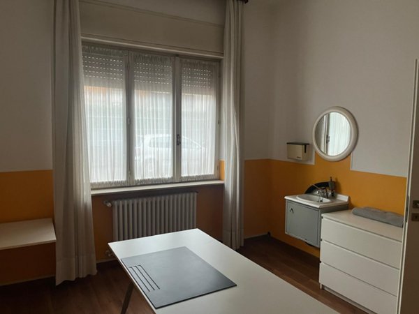 ufficio in affitto ad Edolo in zona Vico