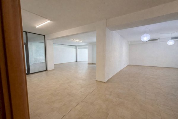 locale commerciale in affitto ad Edolo in zona Vico