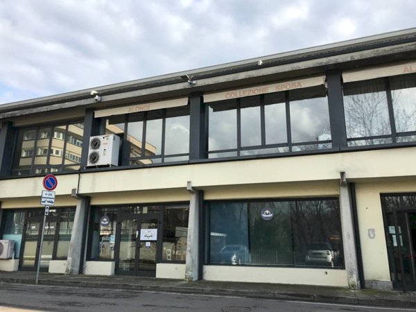 locale commerciale in affitto ad Edolo in zona Vico