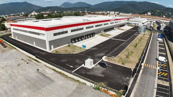 capannone in affitto ad Edolo in zona Vico