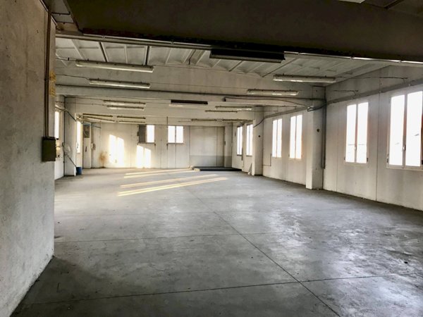 ufficio in affitto ad Edolo in zona Vico