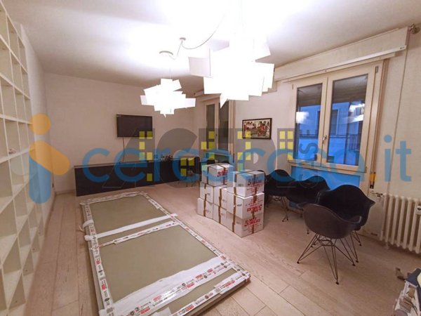 ufficio in affitto ad Edolo in zona Vico