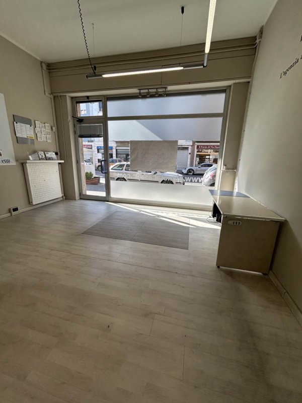 negozio in affitto ad Edolo in zona Vico