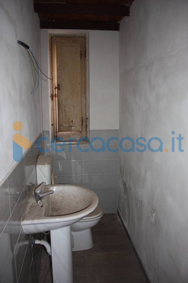 locale commerciale in affitto ad Edolo in zona Vico