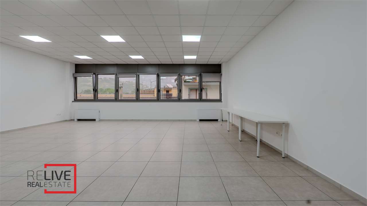 ufficio in affitto ad Edolo in zona Vico