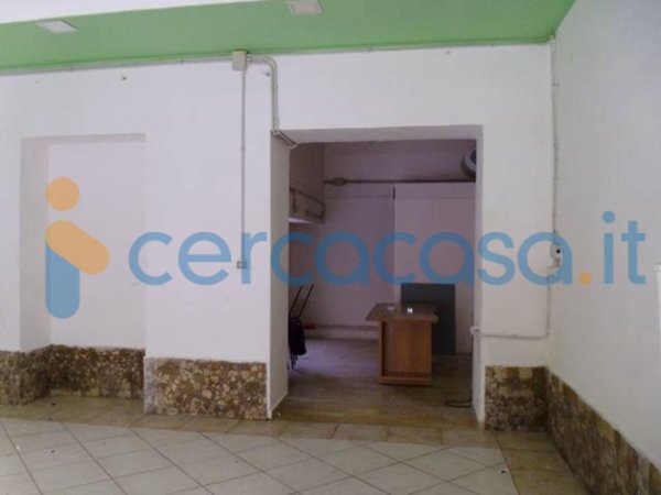 negozio in affitto ad Edolo in zona Vico