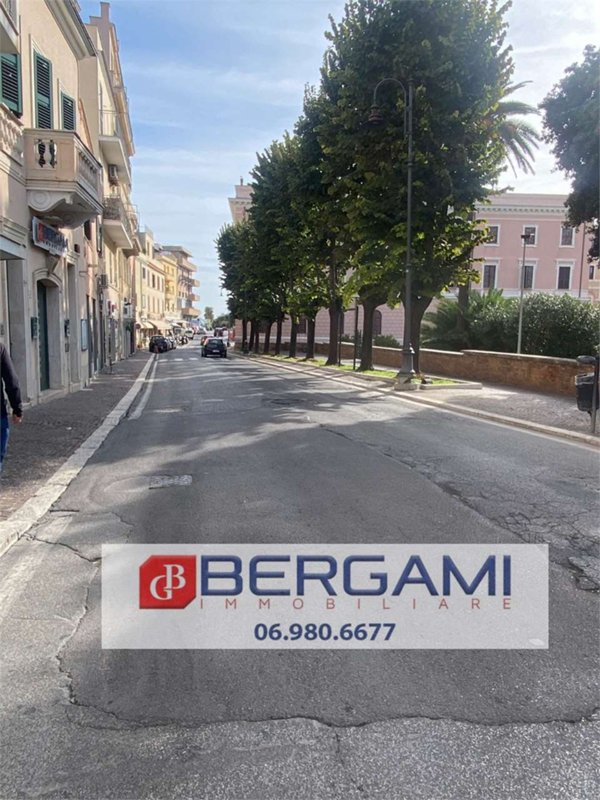ufficio in affitto ad Edolo in zona Vico