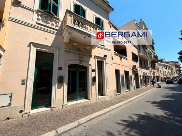 ufficio in affitto ad Edolo in zona Vico