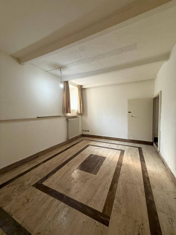 ufficio in affitto ad Edolo in zona Vico
