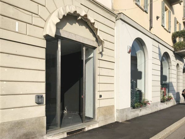 locale commerciale in affitto ad Edolo in zona Vico