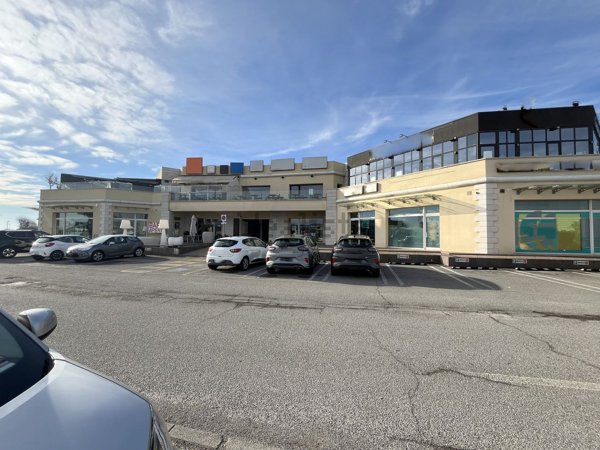 locale commerciale in affitto ad Erbusco
