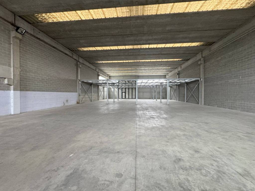 locale commerciale in affitto ad Erbusco in zona Pedergnano