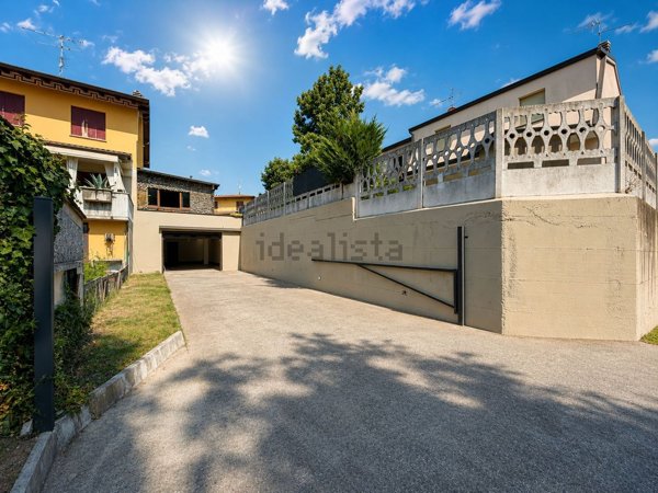 casa indipendente in affitto ad Erbusco in zona Pedergnano