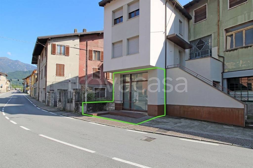 negozio in affitto ad Esine