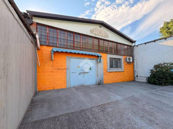 locale commerciale in affitto a Gambara