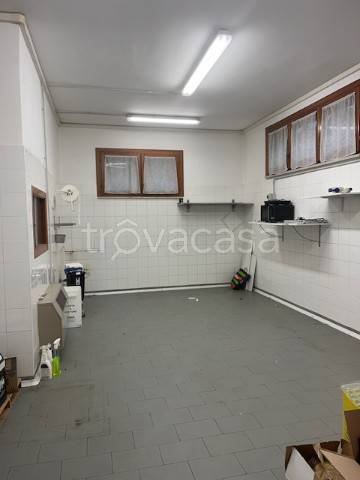 locale di sgombero in affitto a Gardone Riviera