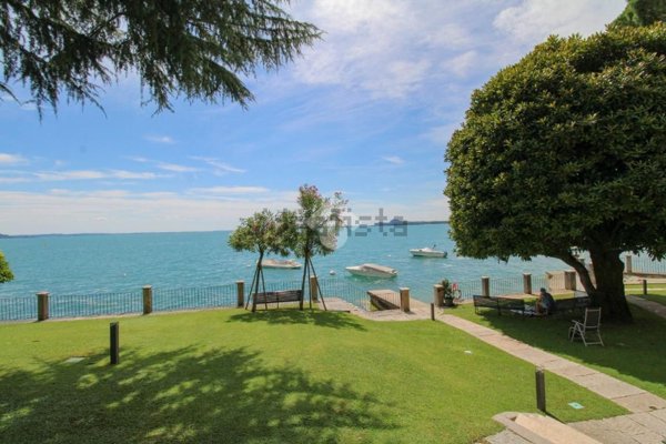 appartamento in affitto a Gardone Riviera in zona Fasano