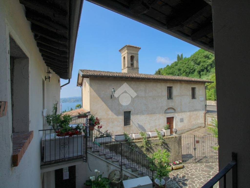 appartamento in affitto a Gardone Riviera in zona Fasano