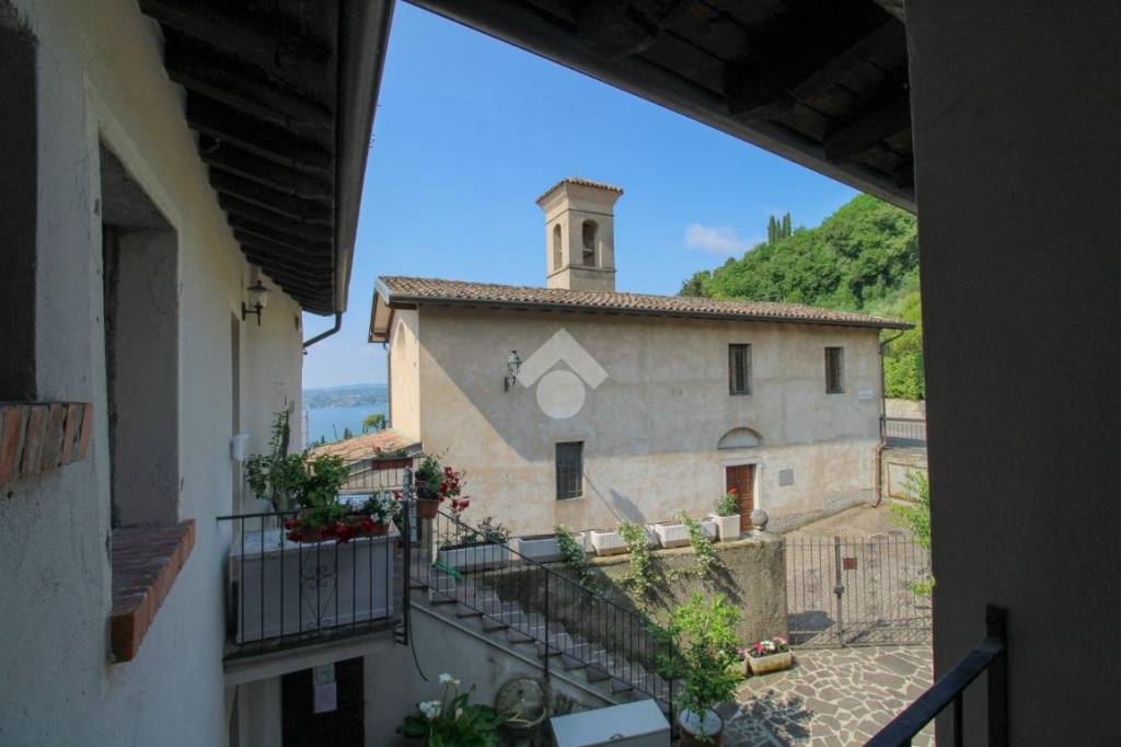 appartamento in affitto a Gardone Riviera in zona Fasano